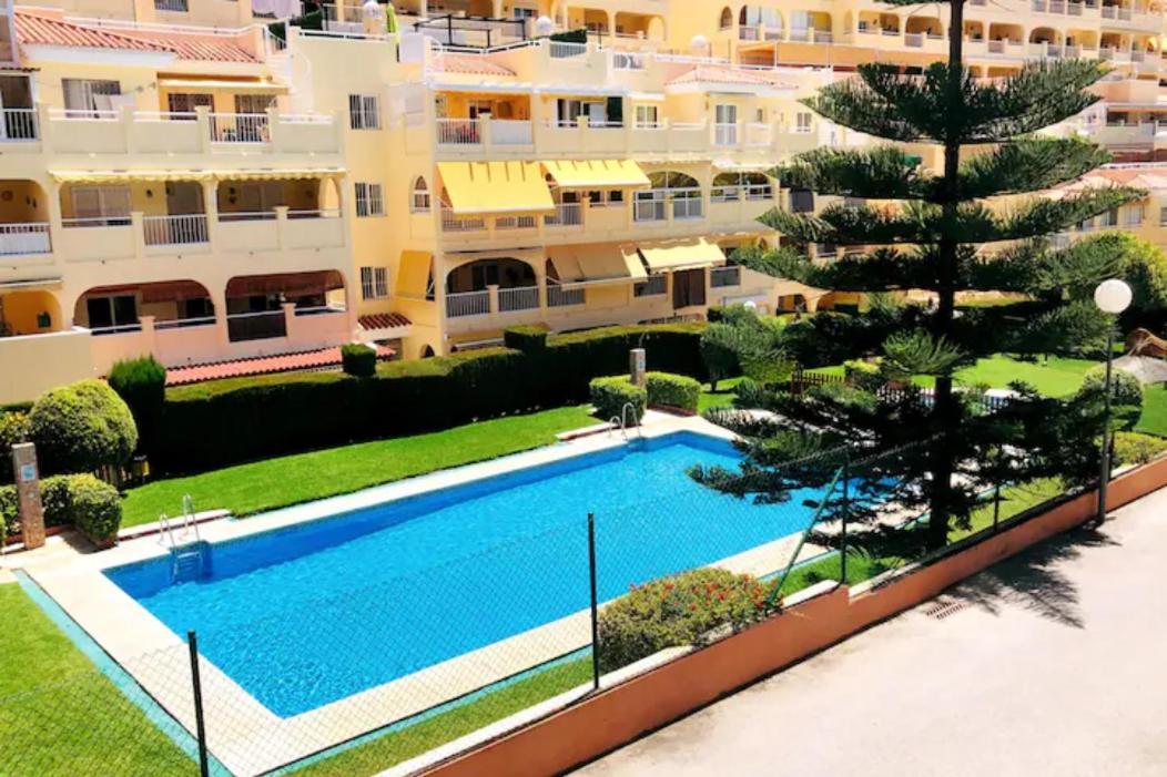 Piso En Zona Tranquila De - Torrequebrada Golf Apartment Беналмадена Екстериор снимка